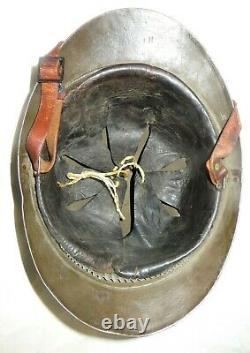 Beau casque ADRIAN de l' Artillerie modèle 1915, peinture kaki, complet. Ww1
