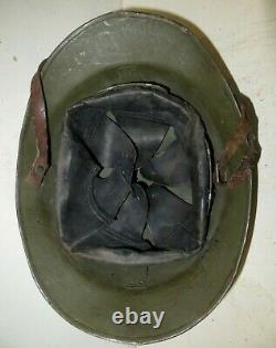 Beau casque ADRIAN de l' Infanterie, modèle 26, complet et bien jus. WW2