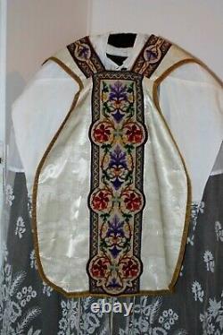Chasuble Romaine de prêtre blanche complète soie brochée de fils d'argent XIXe