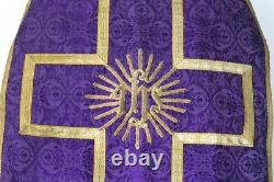 Chasuble Romaine de prêtre complète en soie violette XIXe siècle