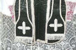 Chasuble Romaine de prêtre verte quasi complète en soie damassée XIXe