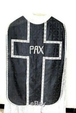 Chasuble de prêtre Romaine complète en soie noire damassée XIXe Siècle