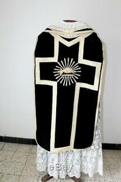 Chasuble de prêtre Romaine complète en velours bleu noir XIXe Siècle