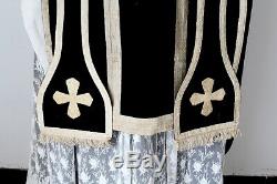 Chasuble de prêtre Romaine complète en velours bleu noir XIXe Siècle