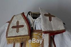 Chasuble romaine de prêtre quasi complète en soie damassée blanche XIXe siècle