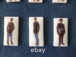 RARE cadre collection complète PIN's GENDARMERIE des origines en porcelaine